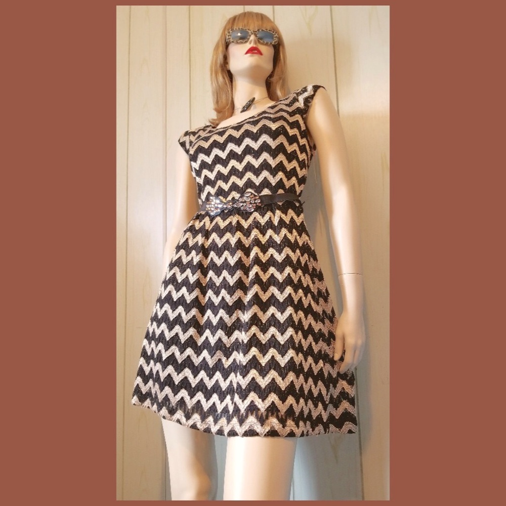 Candie’s Fit & Flare Lacy Gold Sparkle Belted Party Mini Dress NWT
